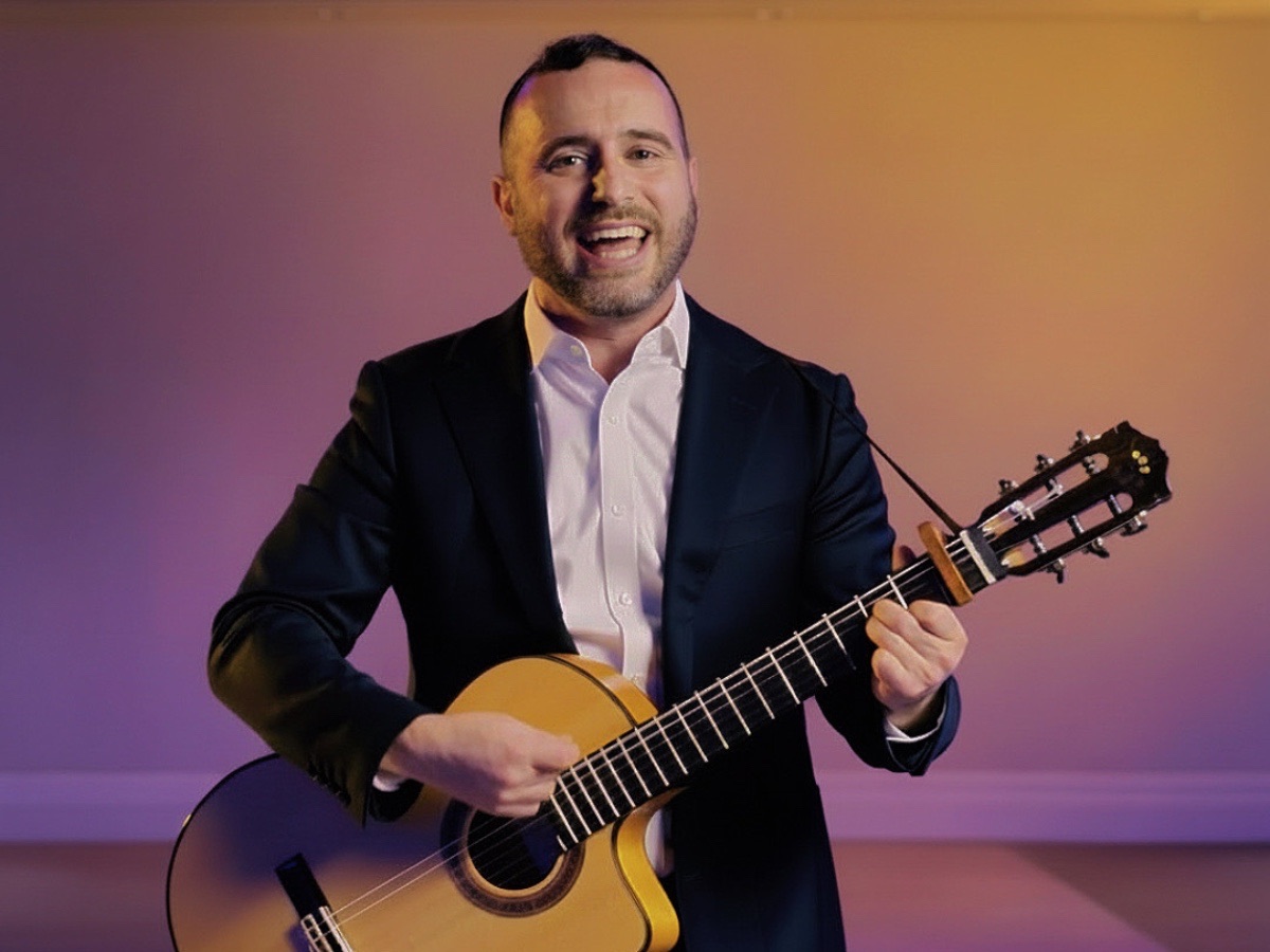 MD Schwartz - Singer/Guitar/Kumzitz